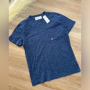 nwt Abercrombie & Fitch Women’s Navy Leopard Print Pattern T-Shirt